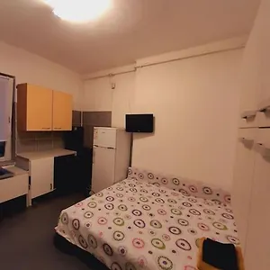 Mini Aproape De Centru Apartament